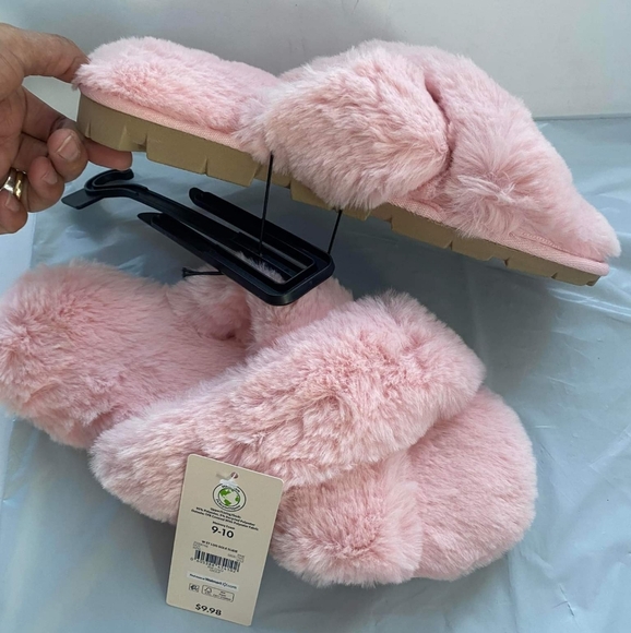 Secret Treasures Womens Faux Fur Pink Slip On Slide Slippers  Size Large 9-10 - Picture 2 of 5